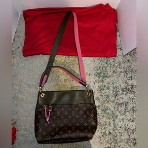 Louis Vuitton Tuileries Besace Bag Monogram Canvas with Leather